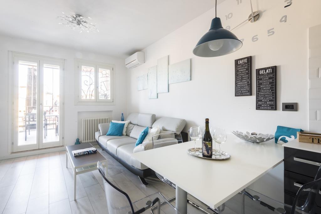 Attico Del Duomo Apartman Modena Kültér fotó